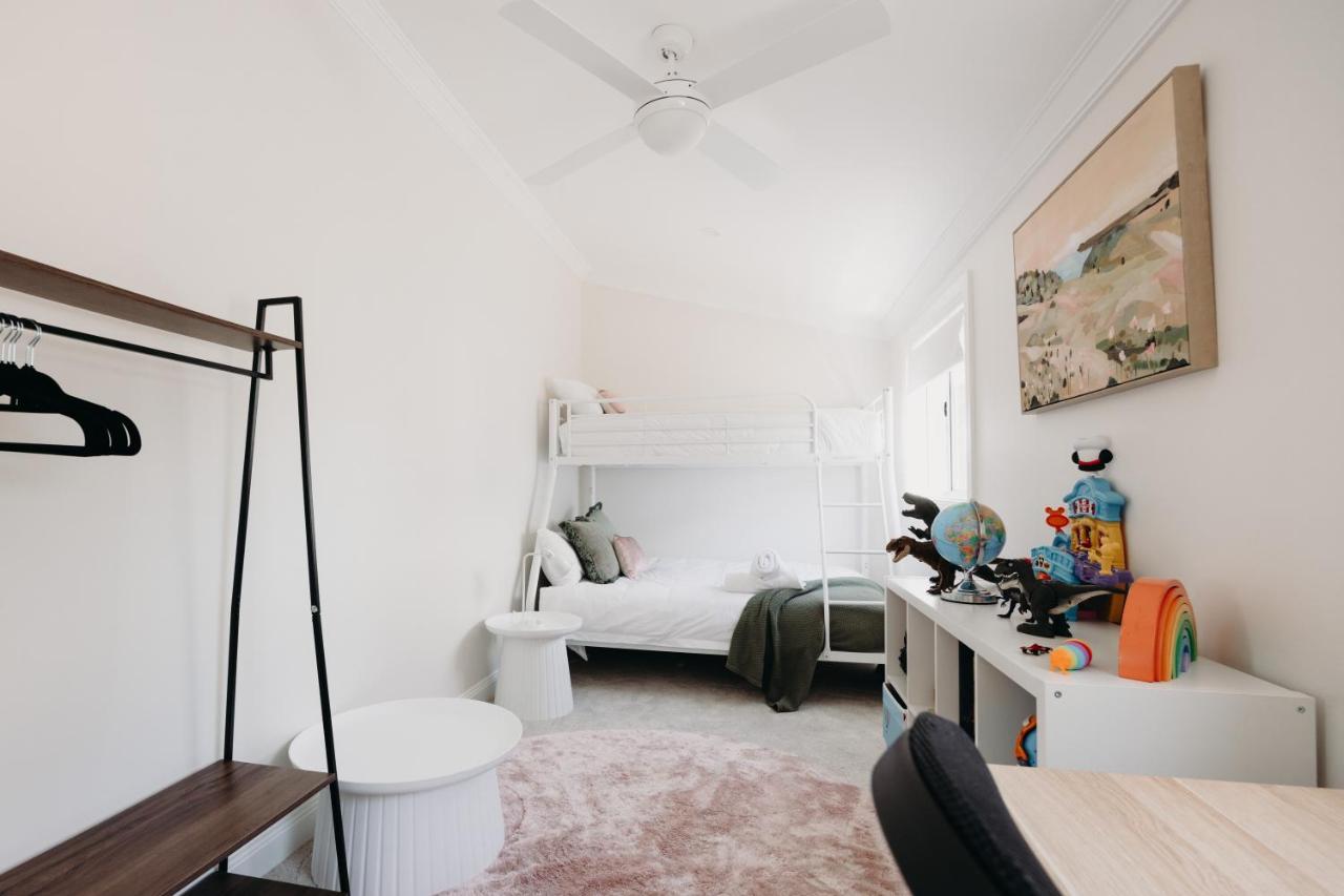 Lexton House - Luxurious Cottage Паркс Екстериор снимка